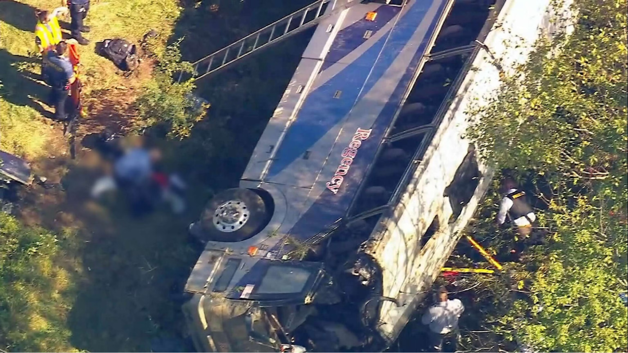 2 killed when bus carrying high schoolers crashes on way to band camp